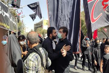 گزارش اختصاصی رکنا؛ حضور عضو شورای شهر تهران در پیاده روی جاماندگان اربعین در تهران و شهرری